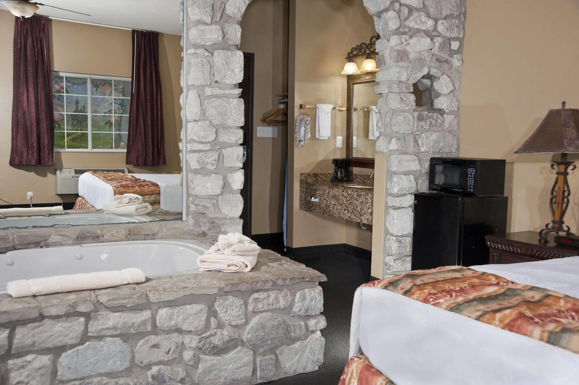 The Stone Castle Hotel & Conference Center Branson Kültér fotó